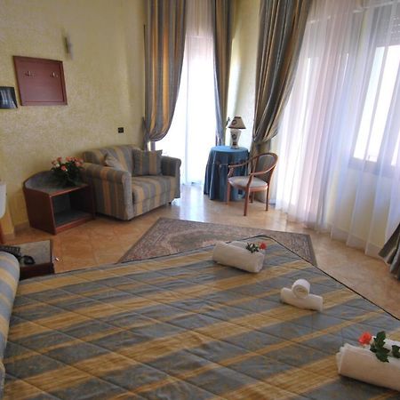 Hotel San Giuseppe - Cityhotel Катандзаро Екстериор снимка