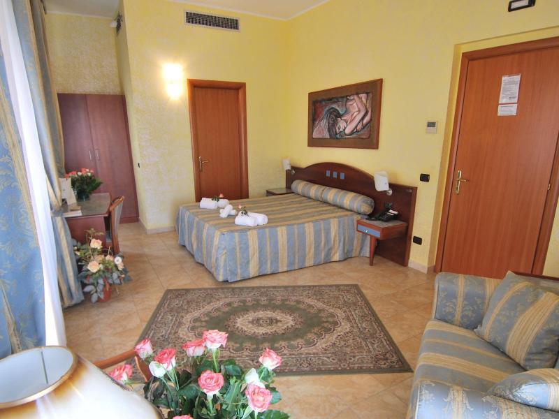 Hotel San Giuseppe - Cityhotel Катандзаро Екстериор снимка