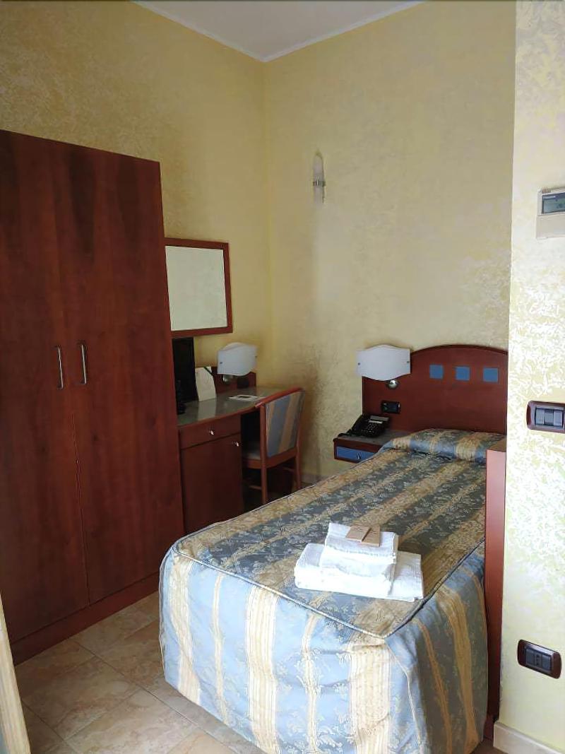 Hotel San Giuseppe - Cityhotel Катандзаро Екстериор снимка