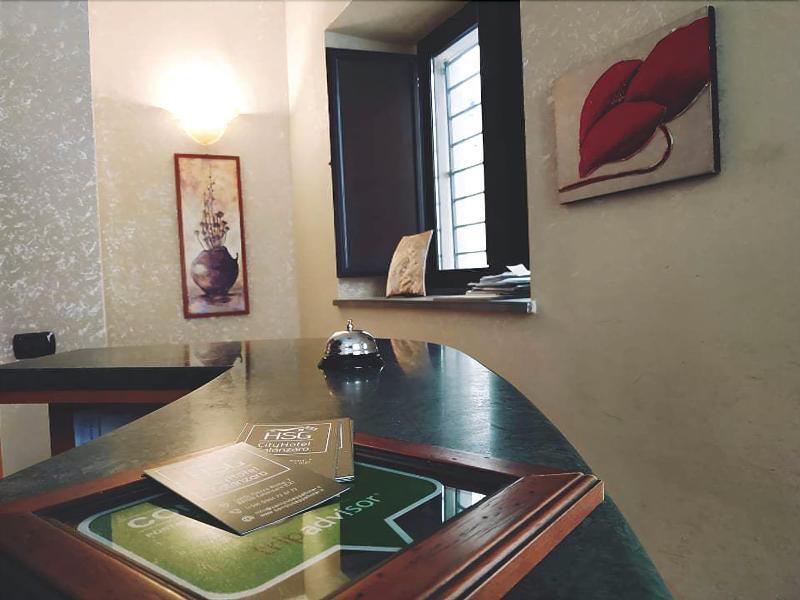 Hotel San Giuseppe - Cityhotel Катандзаро Екстериор снимка