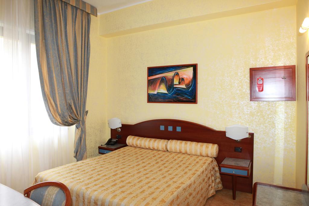 Hotel San Giuseppe - Cityhotel Катандзаро Екстериор снимка