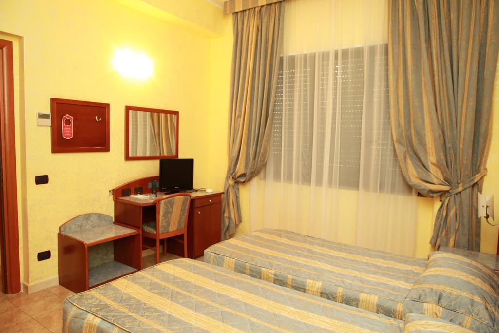 Hotel San Giuseppe - Cityhotel Катандзаро Екстериор снимка