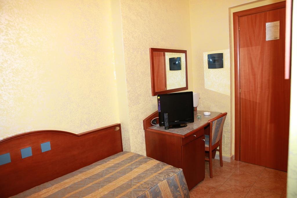 Hotel San Giuseppe - Cityhotel Катандзаро Екстериор снимка