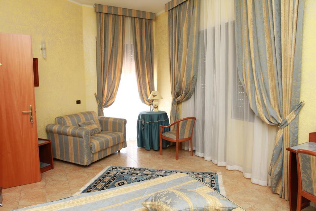 Hotel San Giuseppe - Cityhotel Катандзаро Екстериор снимка