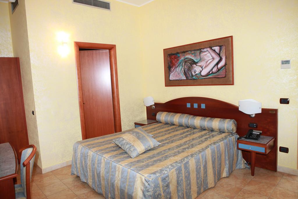 Hotel San Giuseppe - Cityhotel Катандзаро Екстериор снимка